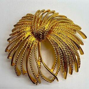 VTG Monet 1960s Leroy Miozzi BOOK PIECE 22KGP CORDELIA Brooch